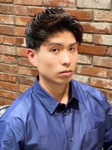 清潔感と男らしさを両立！ツーブロアップバングショートの魅力