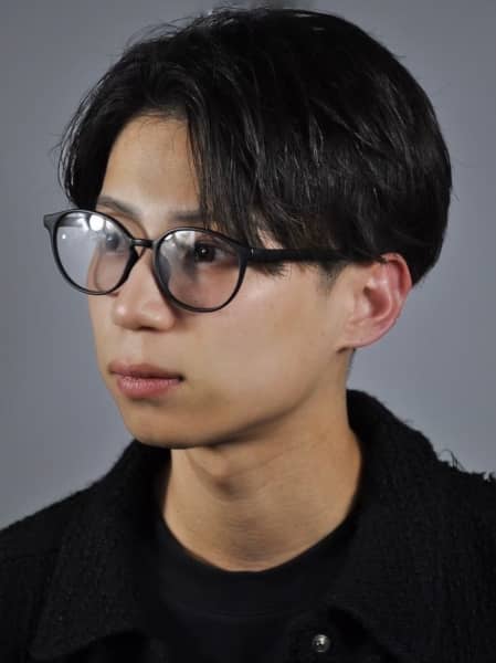 清潔感×大人の余裕。センターパートで魅せる