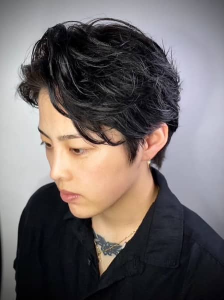 フェザーパーマでつくる大人の爽快スタイル！