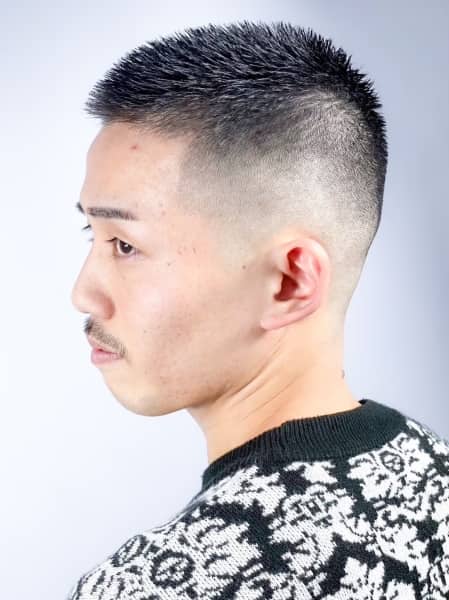【坊主フェードで作る清潔感と男らしさ】