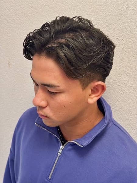 軽やかさ際立つショートフェザー