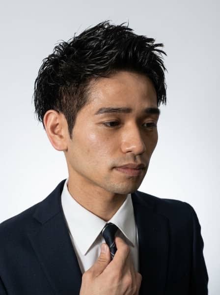 清潔感と男らしさをつくるアップバング