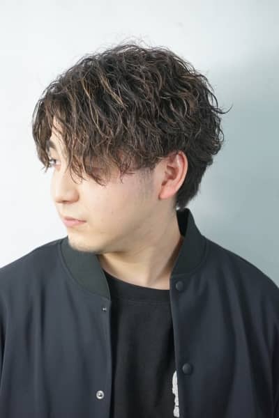 大人の色気の柔らかいパーマ