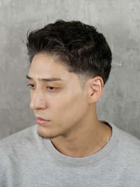 大人の品を保つ白髪染め｜自然に若々しく見える秘訣