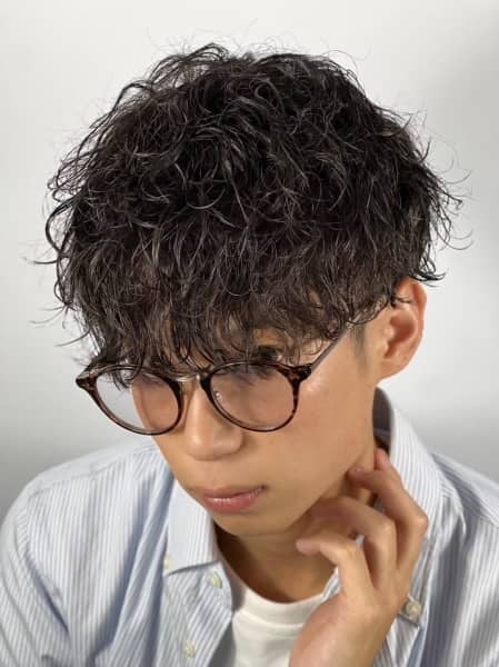 11月は“ツイストパーマ”で深みのある男に