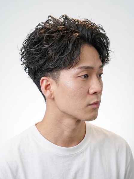 社会人でも楽しめる自然なパーマ