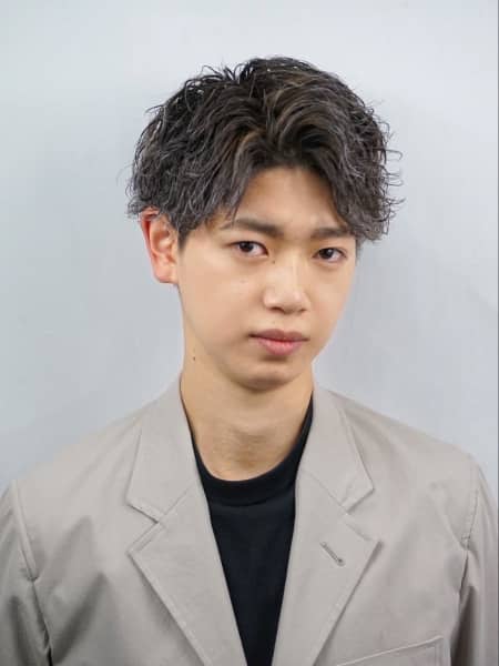 抜け感と清潔感を両立したラルフカール