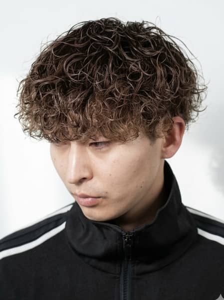 連休の「汗・湿気」を攻略！メンズカットとパーマで作る無敵スタイル