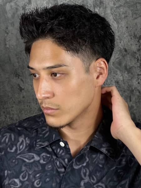 男らしさを引き出すアップバングショート