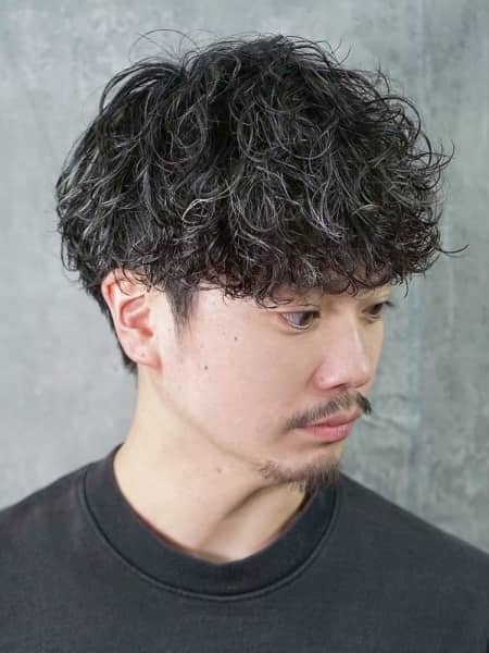 秋葉原駅で差がつく大人パーマヘア