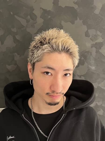 金髪ショート