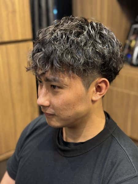  40代に似合う冬の上品メンズパーマ