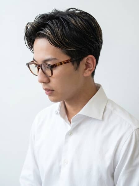 【清潔感と色気を両立した“大人センターパート”】