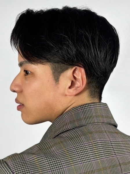 清潔感と色気を両立。大人のツーブロック