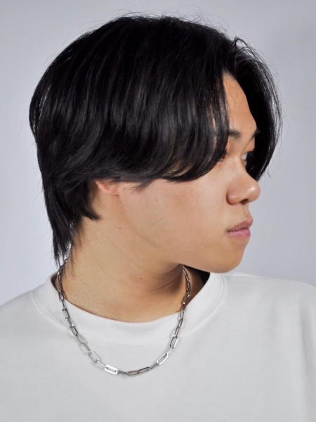 大人の余裕漂う 流れるセンターパート