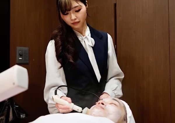 四十代男性に響く本格フェイスケア