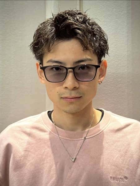 1月の商談にも最適な“控えめナチュラルツーブロ”