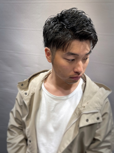 【大宮 理容室】硬い髪質の男性におすすめのヘアスタイル｜大宮駅近くで扱いやすいメンズカットへ