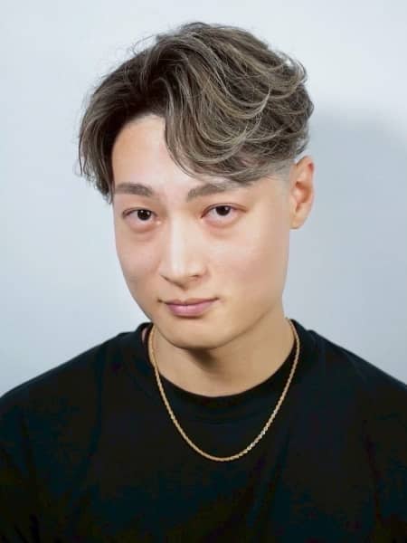 大人の清潔感をつくる。ビジネスに合うニュアンスパーマ