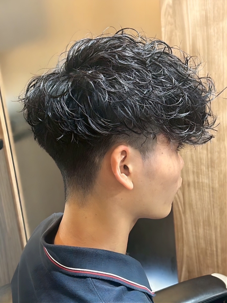 【7月メンズ髪型】マッシュ×緩めスパイラルで夏のおしゃれ髪