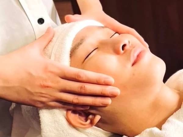 「冬の乾燥から守る！男性の保湿ケア」