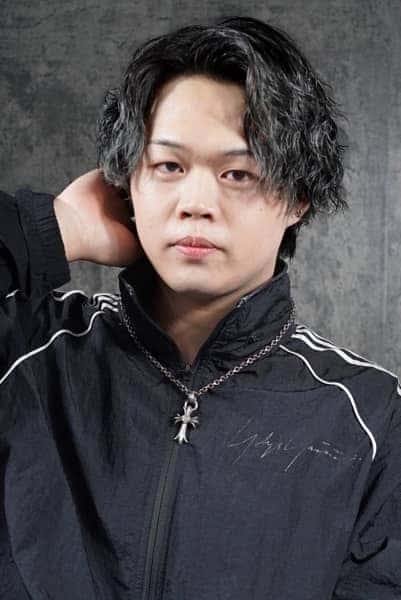 ツイスパで魅せる男の色気