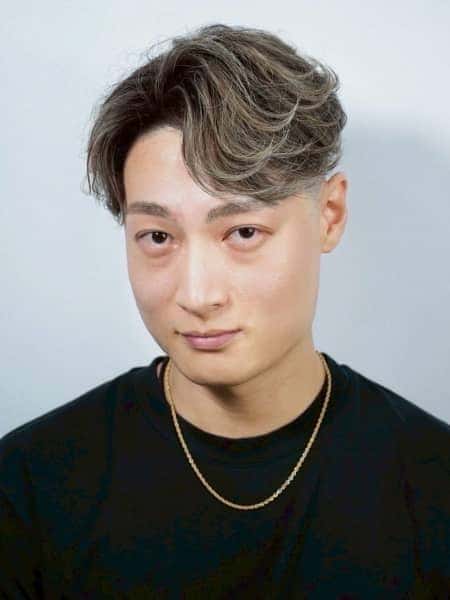 毛流れパーマで知的に爽やかに