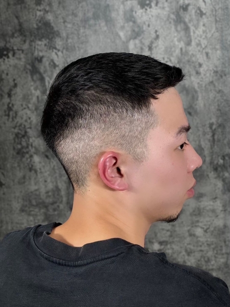 Why the Skin Fade Is One of the Most Requested Haircuts at Our Hiroshima Barber Shop