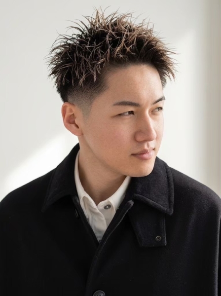 丸顔の男性に似合うメンズカットとは？顔をすっきり見せる髪型の選び方