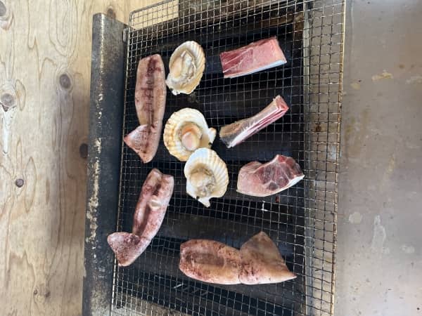 浜辺で海鮮BBQ