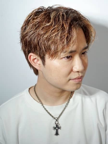 抜け感と男らしさを両立するツイストマッシュ
