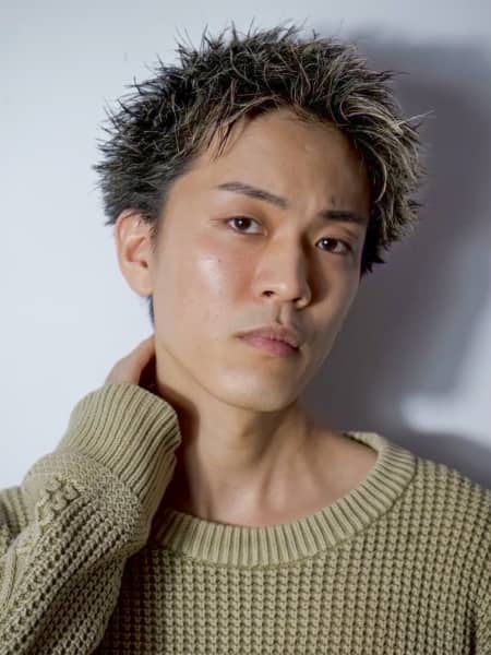束感重視の王道メンズショート