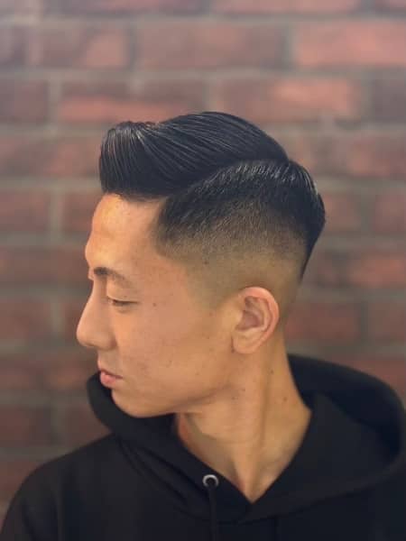 スーツにも似合う七三フェード