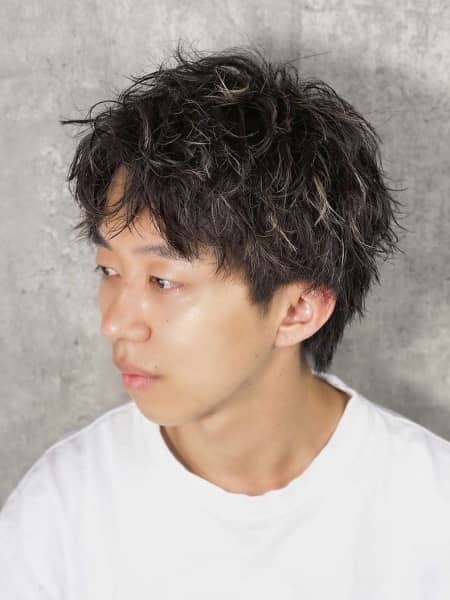 無造作ショート × 波巻きパーマ