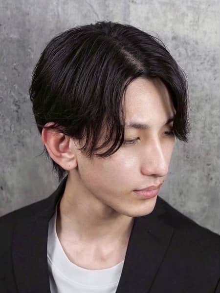 黒髪センターパートで整う1月の第一印象
