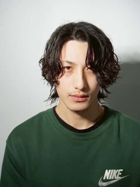 ビジネスマンに人気！控えめパーマで品格を