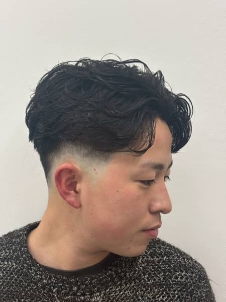 大人に似合う自然な刈り上げヘア